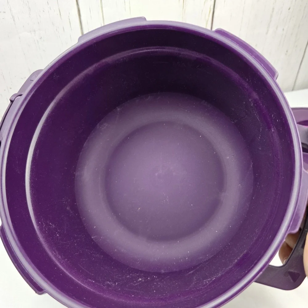 Tupperware Microwave Pressure Cooker 3 Quart #7643A-1 Dark Purple w/Instructions